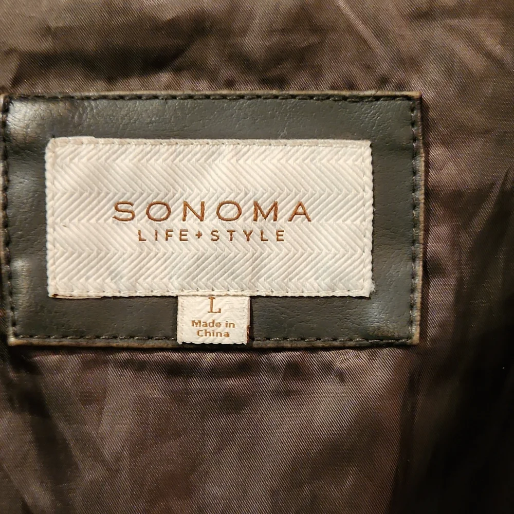 NEW Men's FAUX LEATHER jacket. Size Large. New without tags